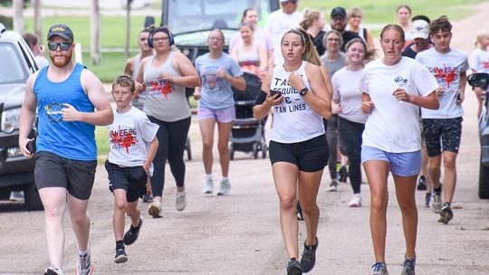 Deweese hosts first-ever color run