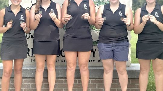 Fillies golf team is 2nd at EMF tournament Sept. 13