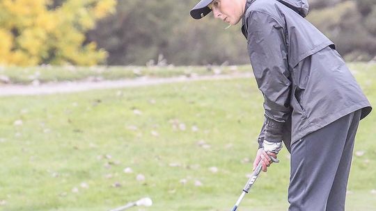 Oschner sets new standard at state golf, Fillies finished 6th as a team in North Platte