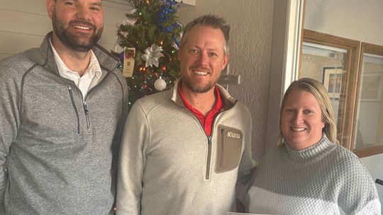 Waypoint Bank directors donate $1,000 to Clay County nonprofits