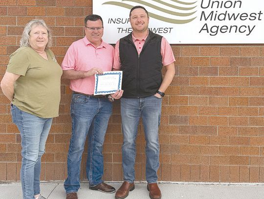 Clay Center Community Club welcomes Farmers Union Midwest Agency to area