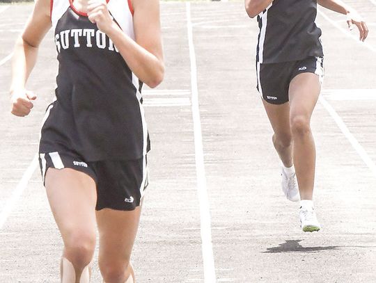 Kinney, 4x400-meter relay advance to state track meet