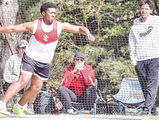 Lorena-Parks, Shaw qualify for state for the Sandy Creek boys in the discus