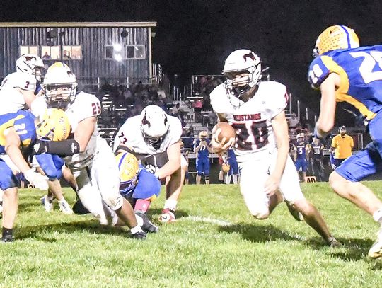 Mustangs hold off Tri County 24-22