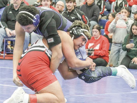 Poppe, Hinrichs and Bergen claim titles at Shelton Invite Saturday, Jan. 17