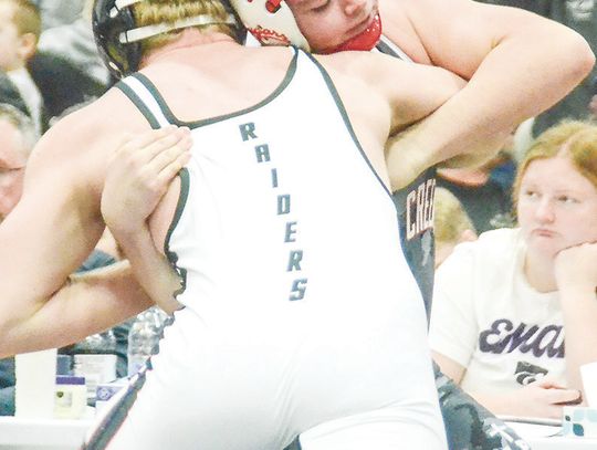Spray, Gerdes advance to state wrestling championships for Cougars