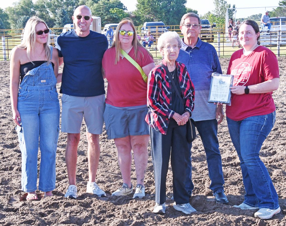 Anderson farm recognized with AKSARBEN Pioneer Family Award