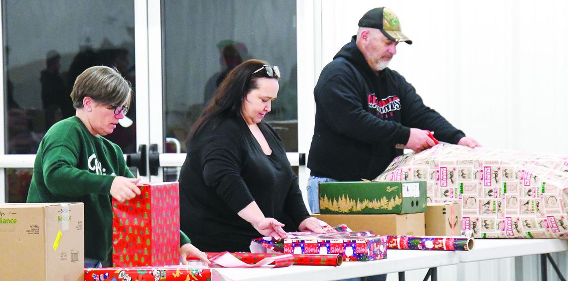Clay County Giving Tree distributes cheer in time for Christmas