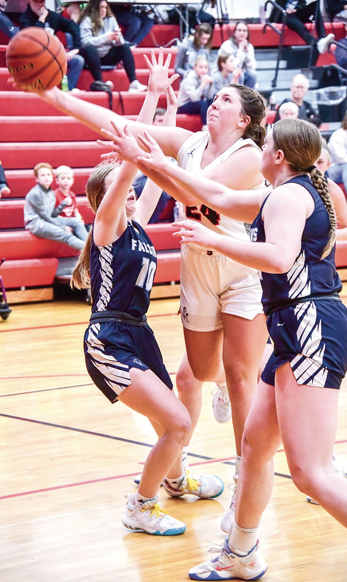 Fillies hold off Freeman