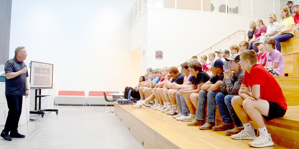 Former Husker coach Bill Busch motivates Sandy Creek football team