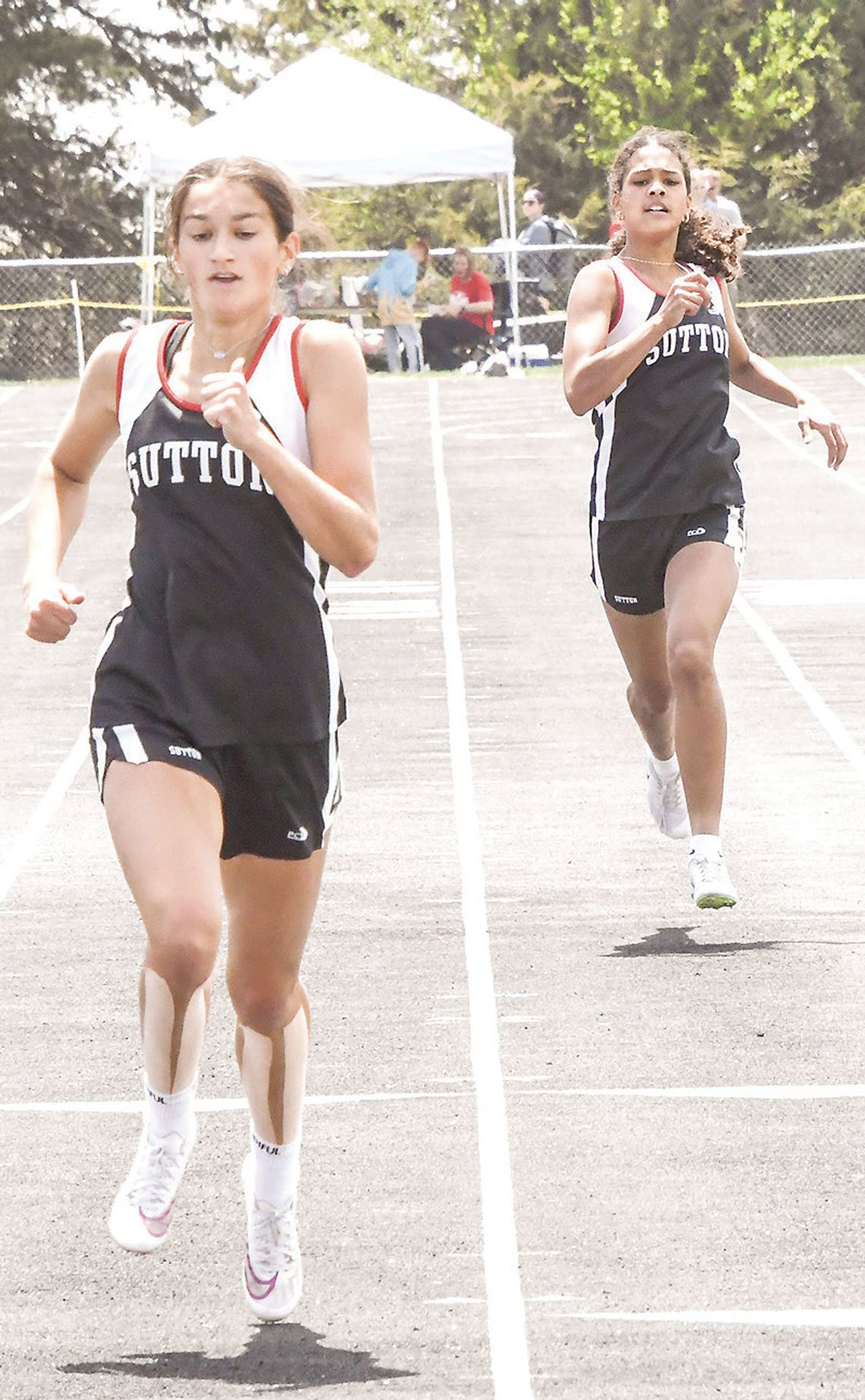 Kinney, 4x400-meter relay advance to state track meet Kinney, 4x400-meter relay advance to state track meet