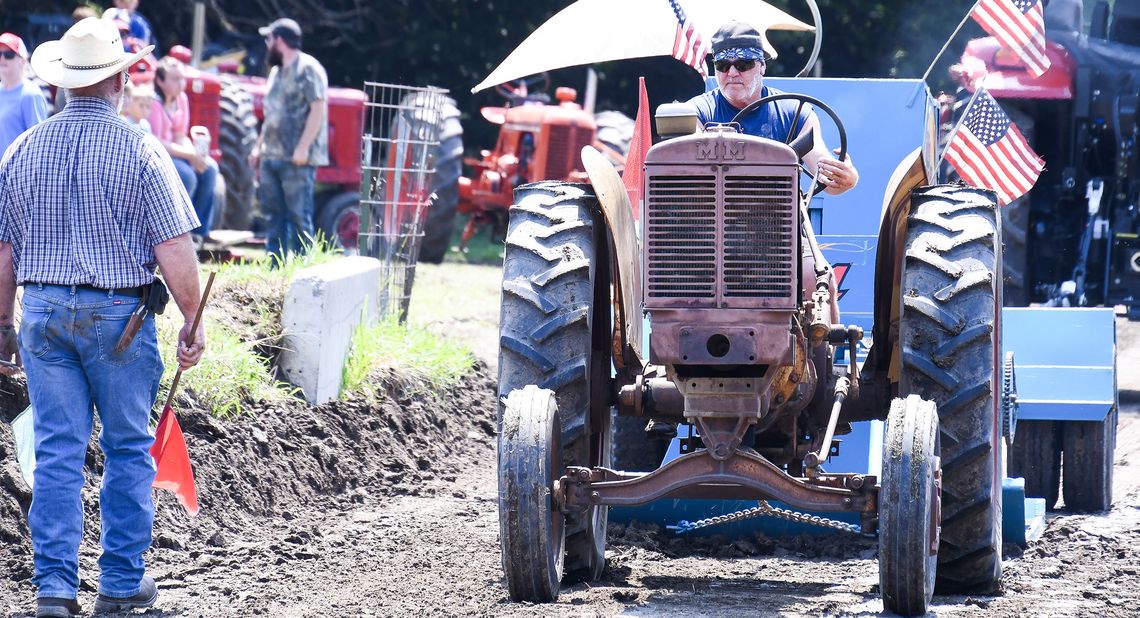 Pulling for Dave Babcock in memorial tractor pull