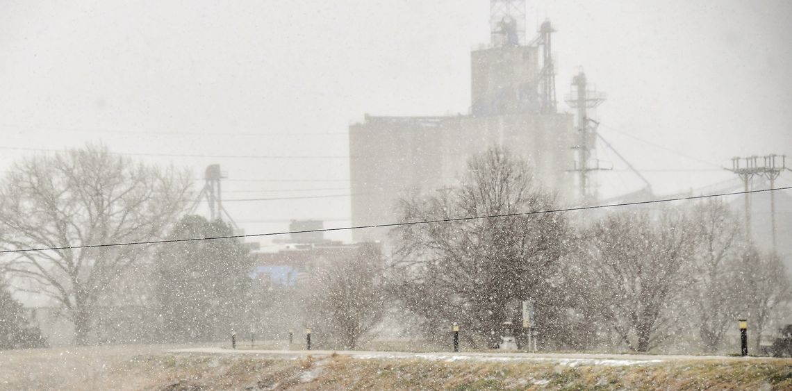Snow showers fall in much of Clay County Sunday